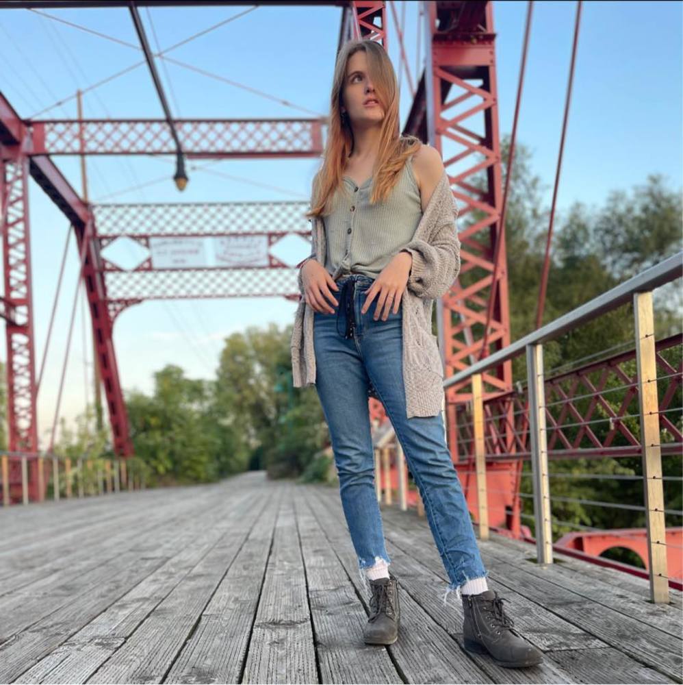 Meet your Posher, Makayla
